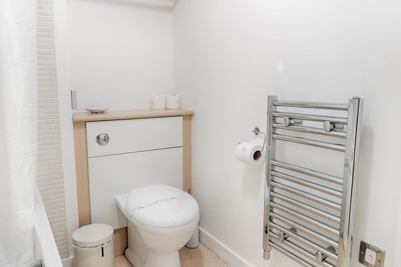 スウォンジーParking, Balcony, Fully Equipped Kitchenアパートメント エクステリア 写真