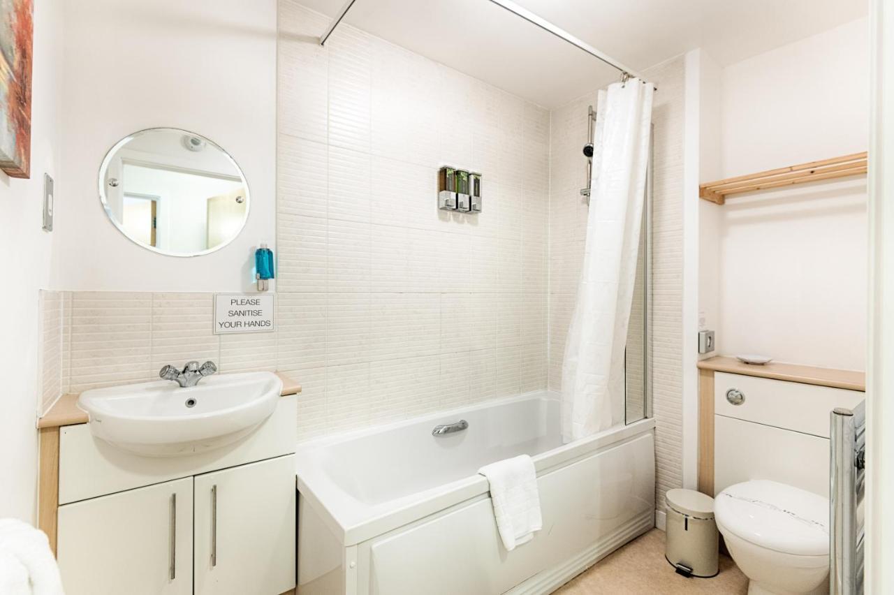 スウォンジーParking, Balcony, Fully Equipped Kitchenアパートメント エクステリア 写真