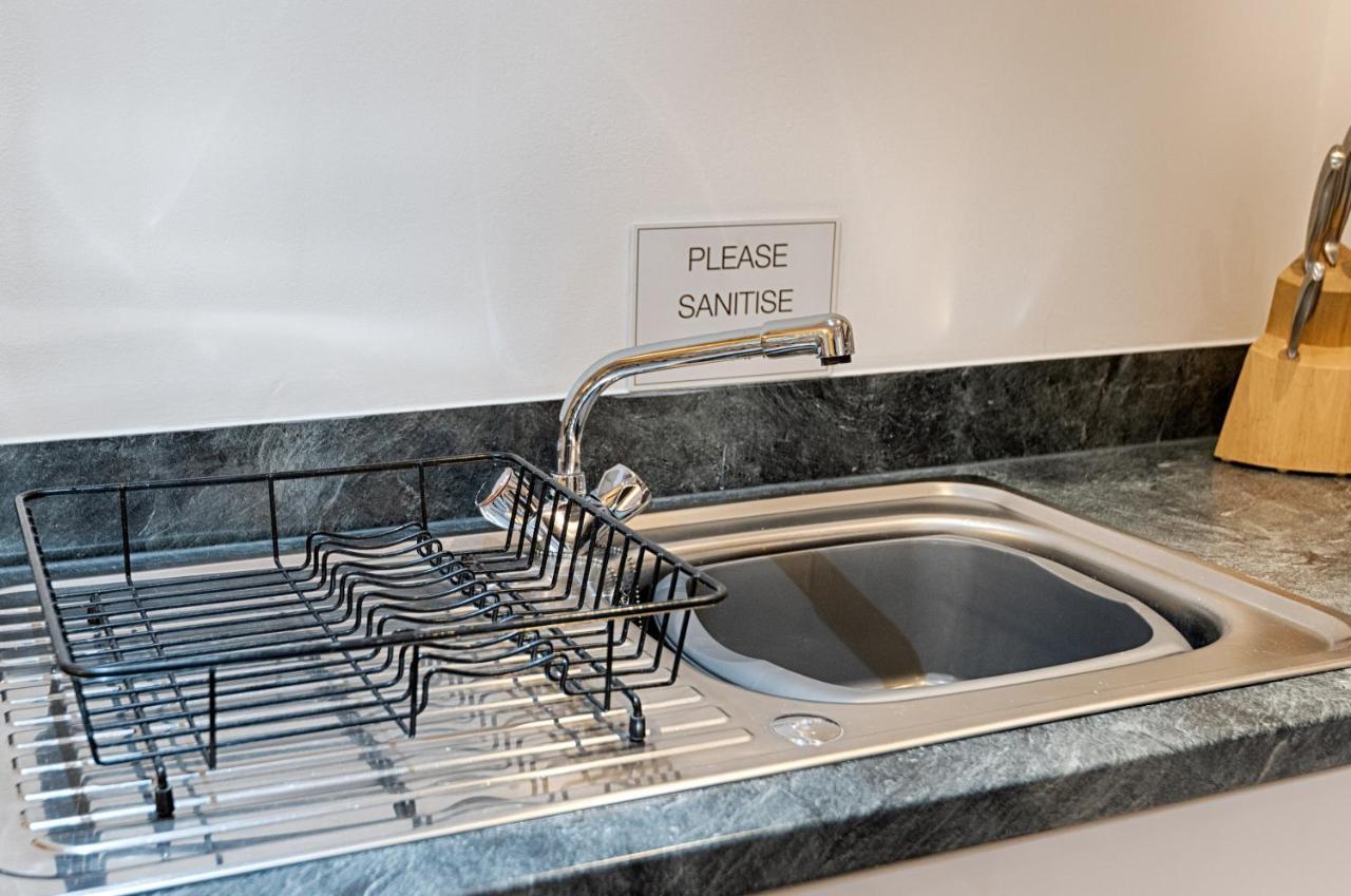 スウォンジーParking, Balcony, Fully Equipped Kitchenアパートメント エクステリア 写真